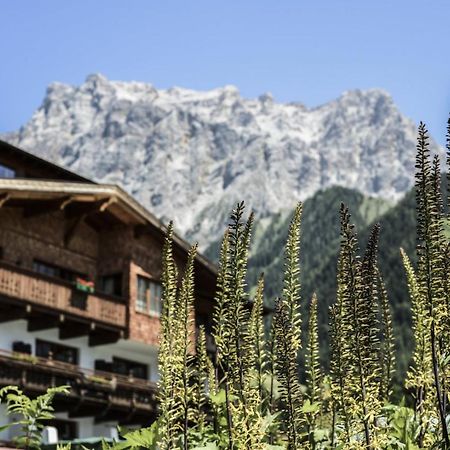 Hotel Tirolerhof - Familotel Zugspitze Ehrwald Exterior foto